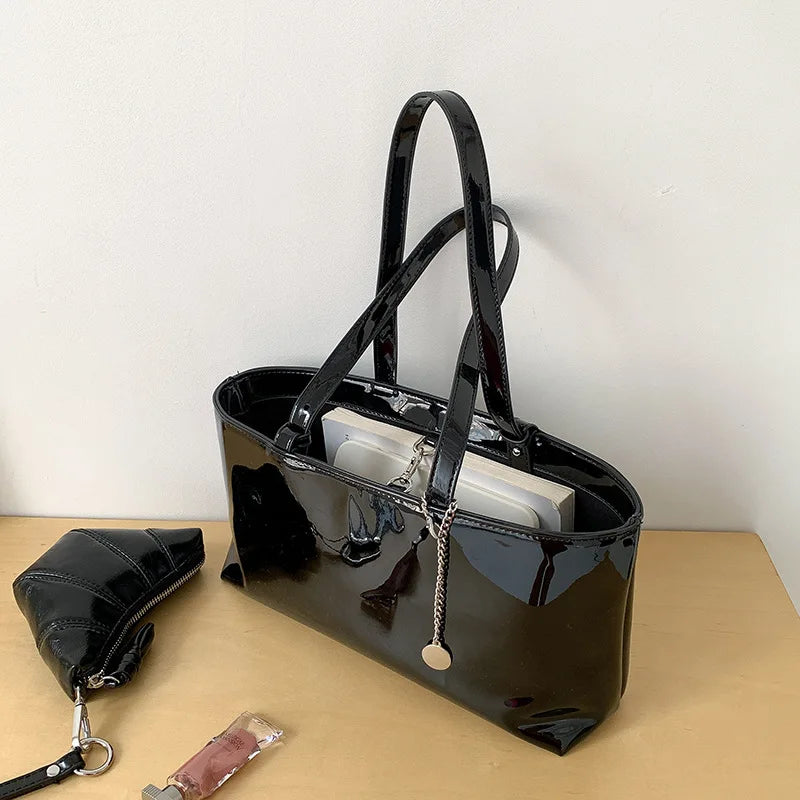 Patent Leather Shoulder Bag | Wovetsa