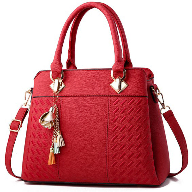 Diamond Quilted Large Shoulder Bag | Wovetsa