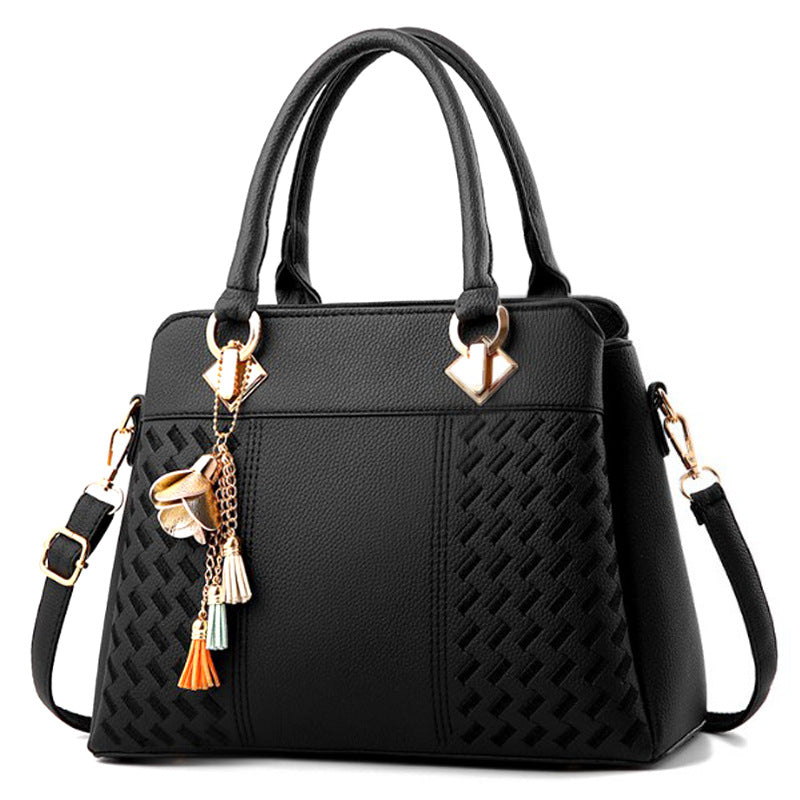 Diamond Quilted Large Shoulder Bag | Wovetsa