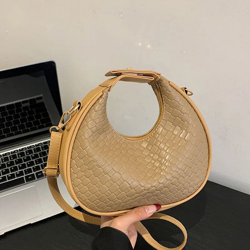 Half Moon Shoulder Bag | Wovetsa