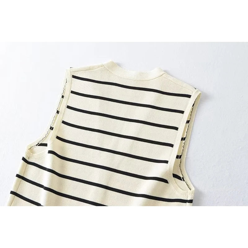 Striped Single-Breasted Sleeveless Crop Top | Wovetsa