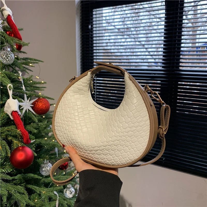 Half Moon Shoulder Bag | Wovetsa