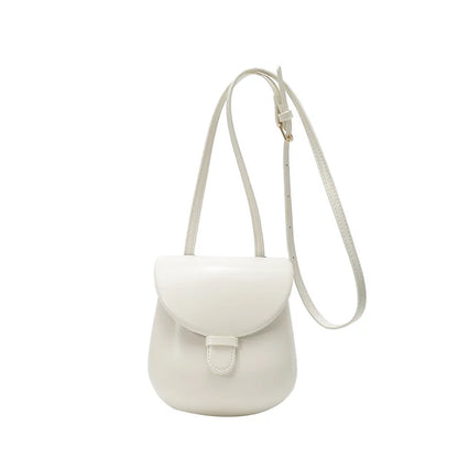 Retro Shell Flap Crossbody Bag | Wovetsa