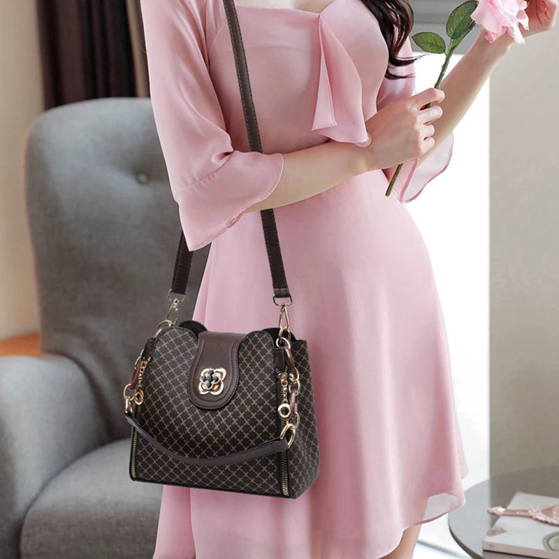 Check Print Bucket Crossbody Bag | Wovetsa
