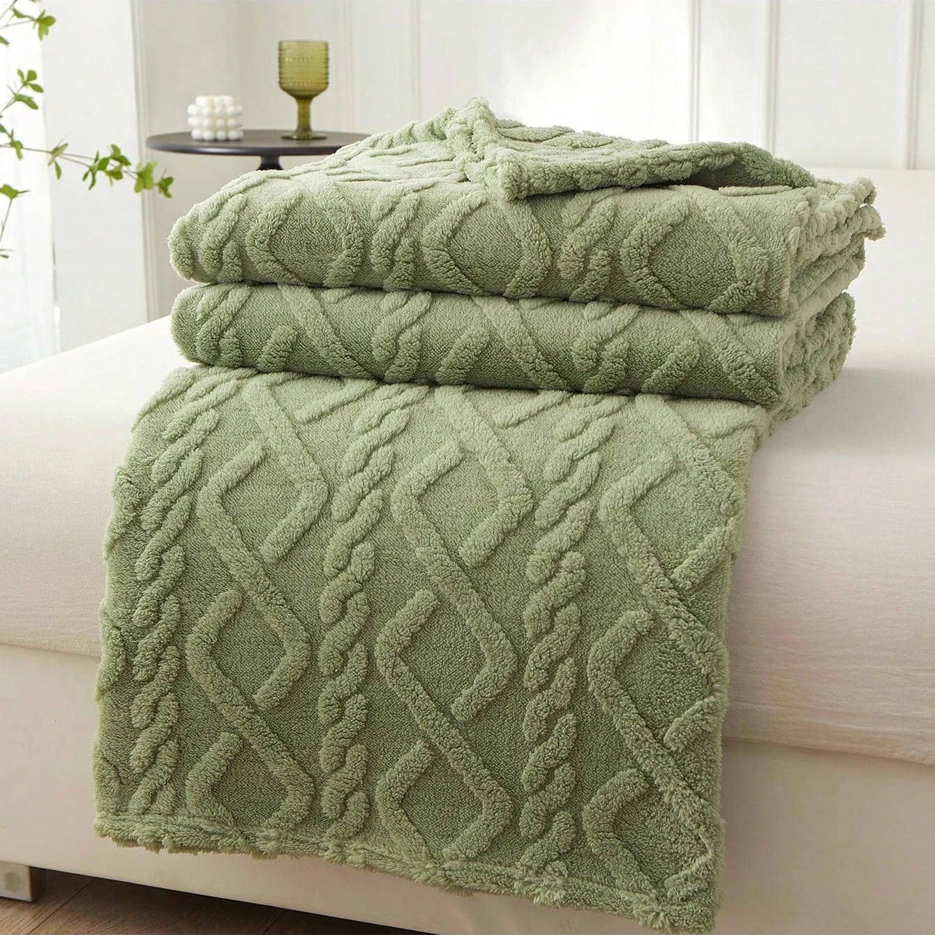 Lightweight Coral Fleece Blanket Sofa Throw & Bed Cover | Wovetsa