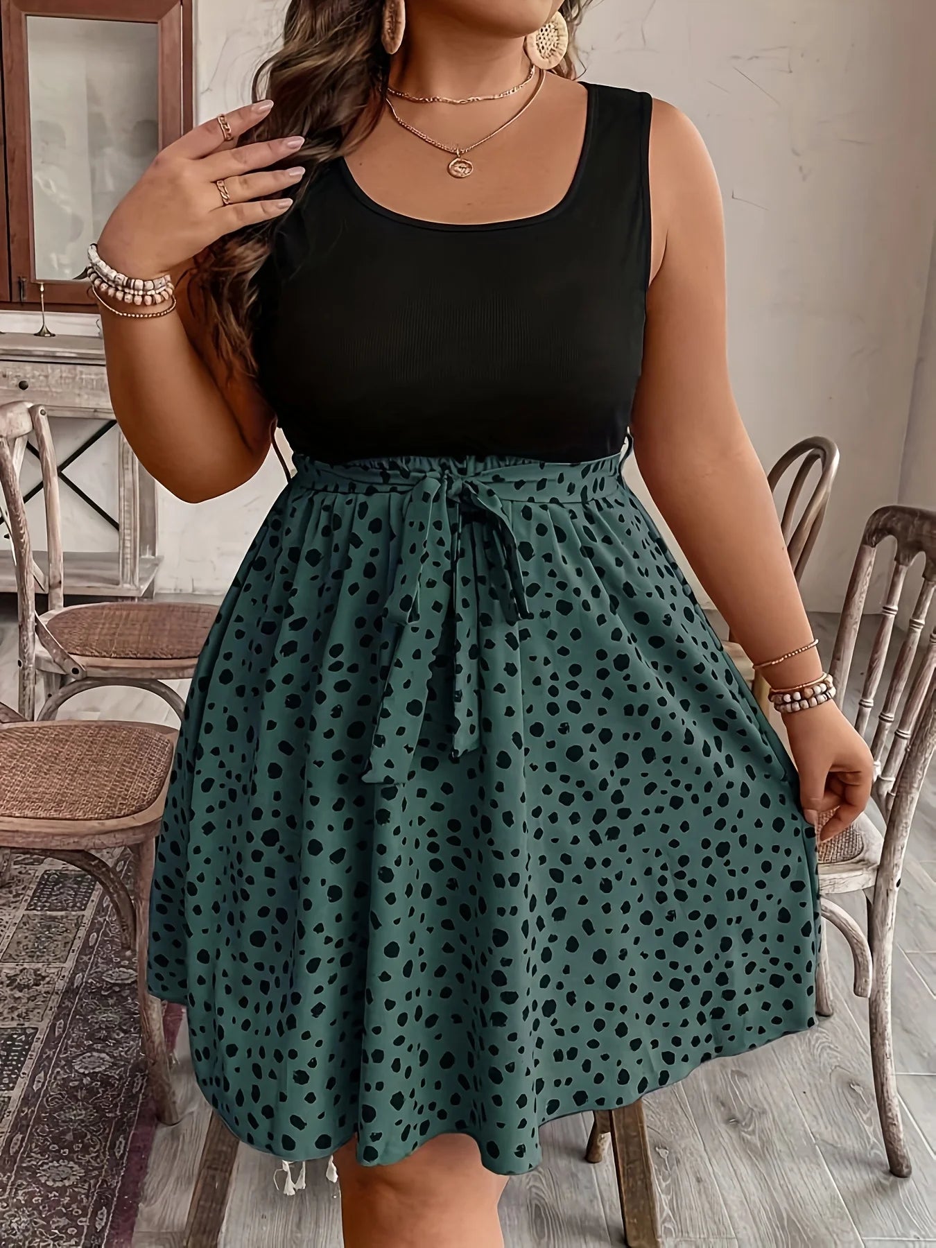 Large Women's Knitted Spliced Woven Round Neck Sleeveless Waist Cinched A-Line Short Vacation Dress