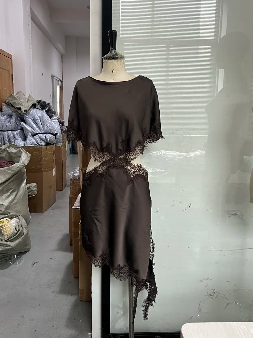 Lace-Edge Knee-Length Skirt Dress | Wovetsa