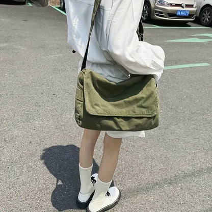 Vintage Canvas Messenger Crossbody Bag | Wovetsa