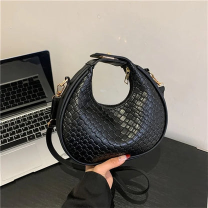 Half Moon Shoulder Bag | Wovetsa