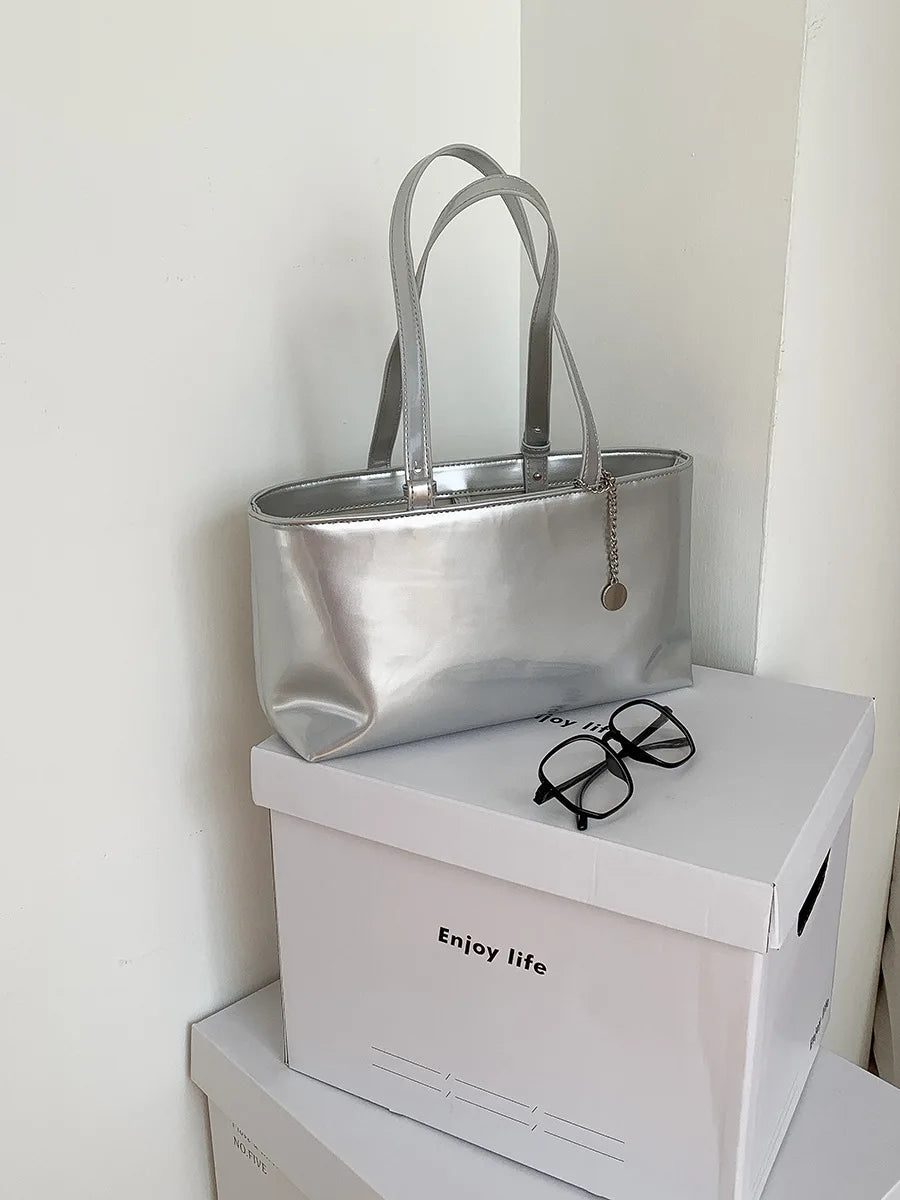 Patent Leather Shoulder Bag | Wovetsa