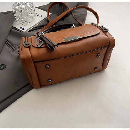 Tassel Chain Boston Bag | Wovetsa