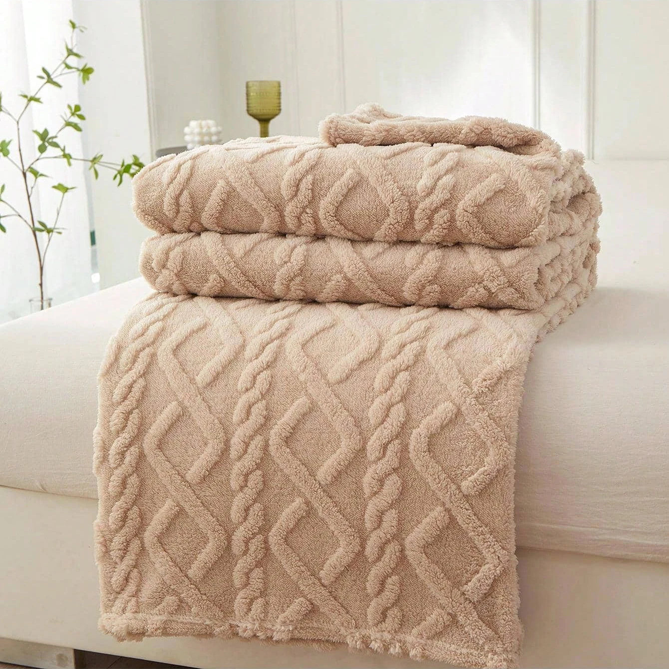 Lightweight Coral Fleece Blanket Sofa Throw & Bed Cover | Wovetsa