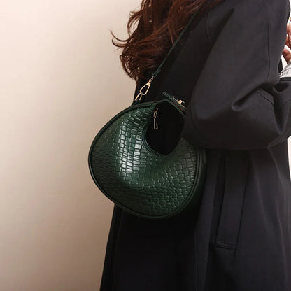 Half Moon Shoulder Bag | Wovetsa