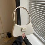 Minimalist Saddle Shoulder Bag | Wovetsa