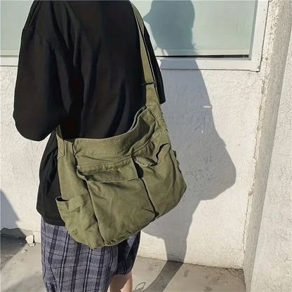 Retro Canvas Messenger Bag | Wovetsa