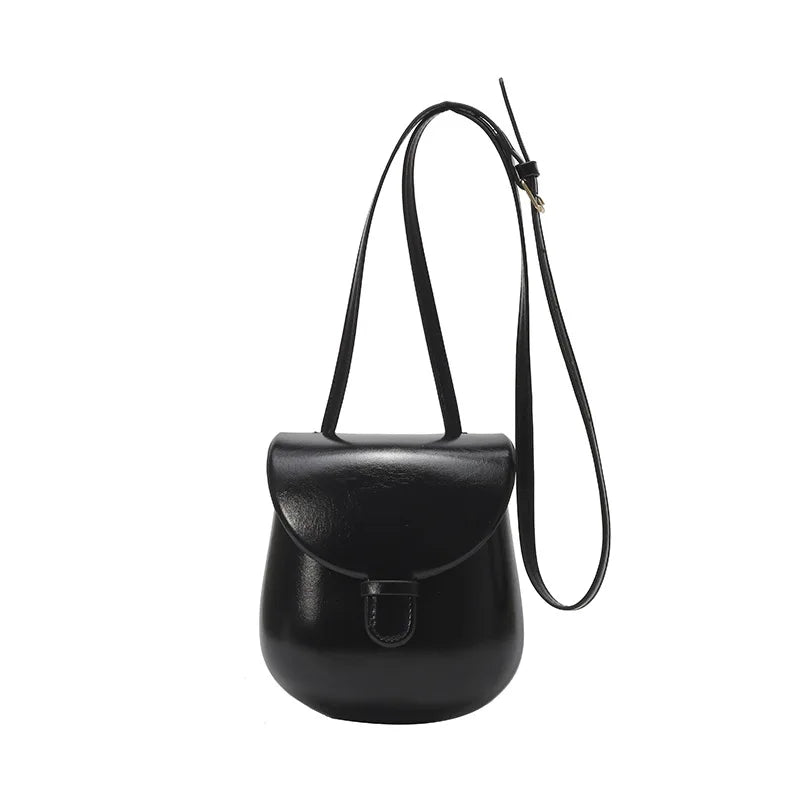 Retro Shell Flap Crossbody Bag | Wovetsa