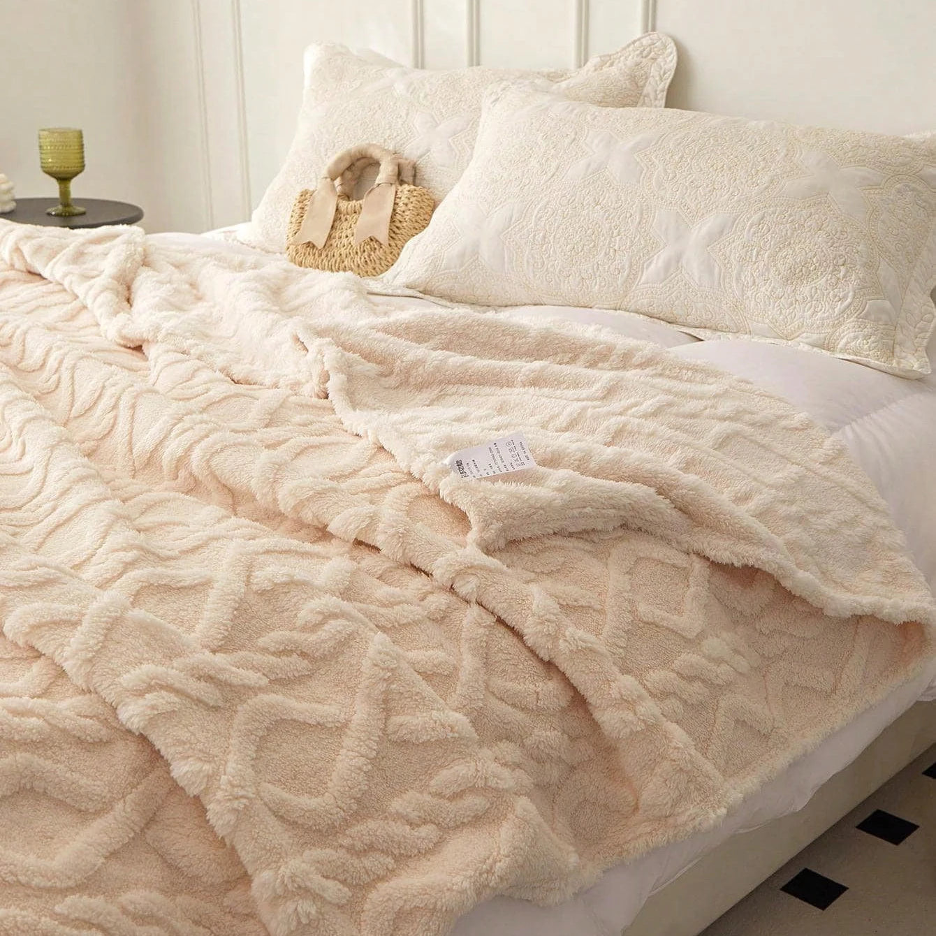 Lightweight Coral Fleece Blanket Sofa Throw & Bed Cover | Wovetsa