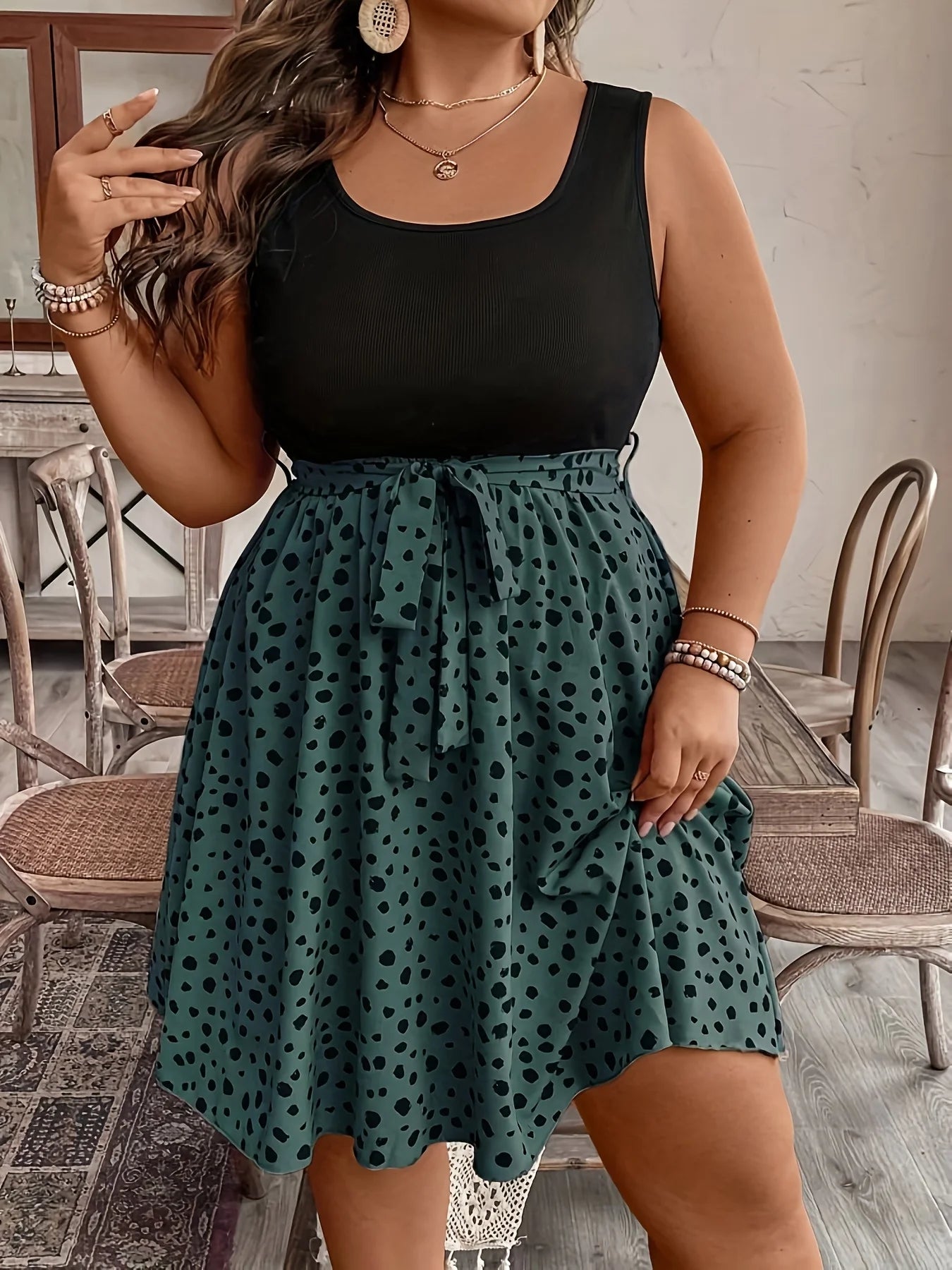 Large Women's Knitted Spliced Woven Round Neck Sleeveless Waist Cinched A-Line Short Vacation Dress