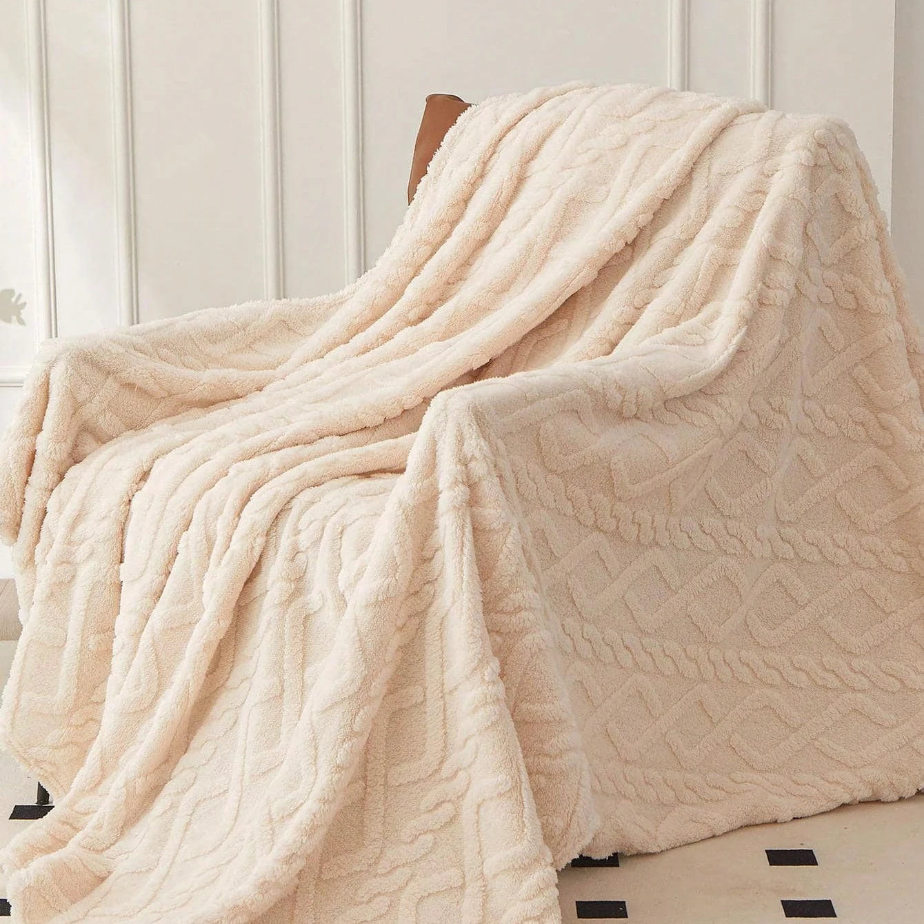 Lightweight Coral Fleece Blanket Sofa Throw & Bed Cover | Wovetsa