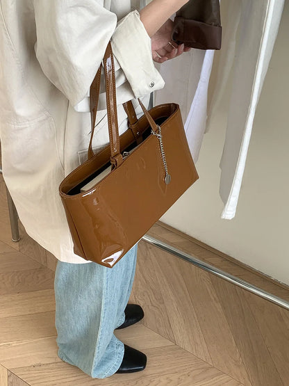 Patent Leather Shoulder Bag | Wovetsa